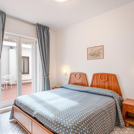 Hotel Eliseo Park'S Сант'Анджелло Экстерьер фото